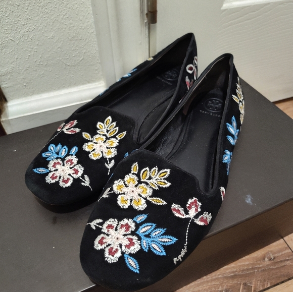 Tory Burch Navy Floral Embroidered Flats - Picture 9 of 10